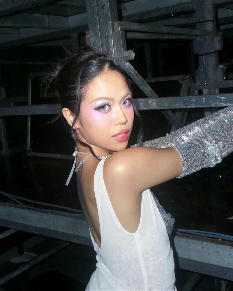 Cùng chill với anh trai say hi Tlinh