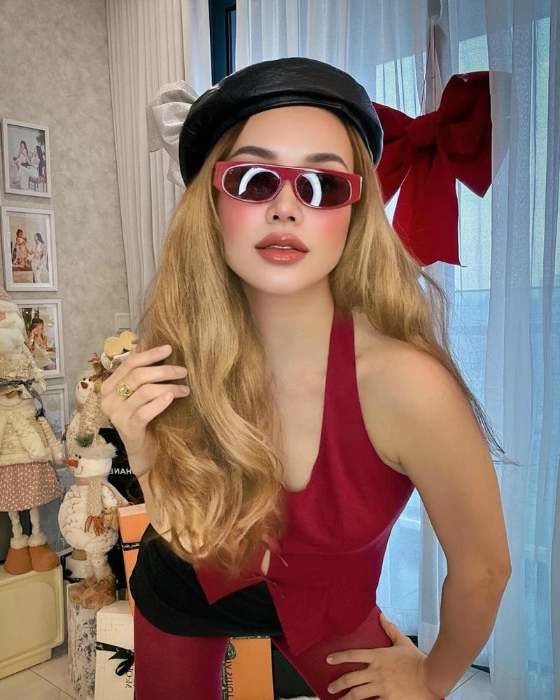 Ngắm nhìn body quyến rũ của Trà Ngọc Hằng bikini