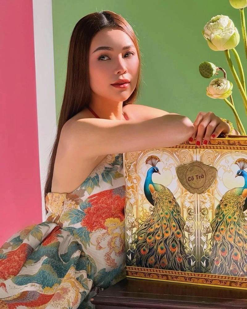 Bật mí năm sinh thật sự của Trà Ngọc Hằng sinh năm