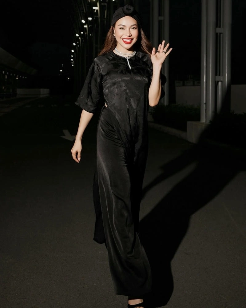 Bật mí chiều cao thật của Trà Ngọc Hằng cao bao nhiêu