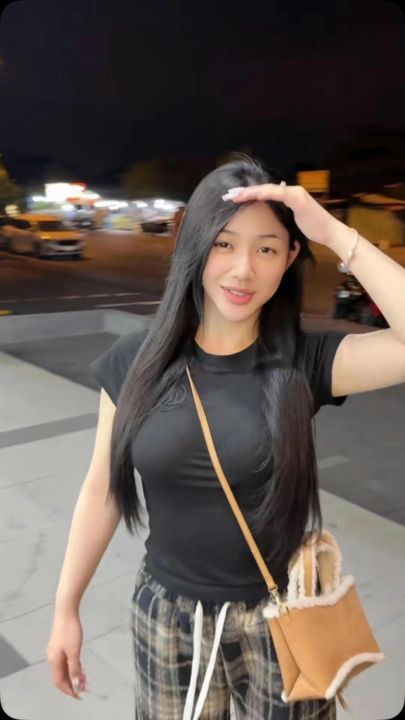 Dân tình bàn tán Trần Hà Linh review rầm rộ