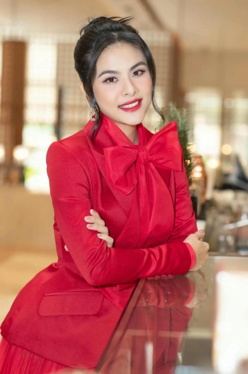 Khoảnh khắc dẫn chương trình của MC Vân Trang