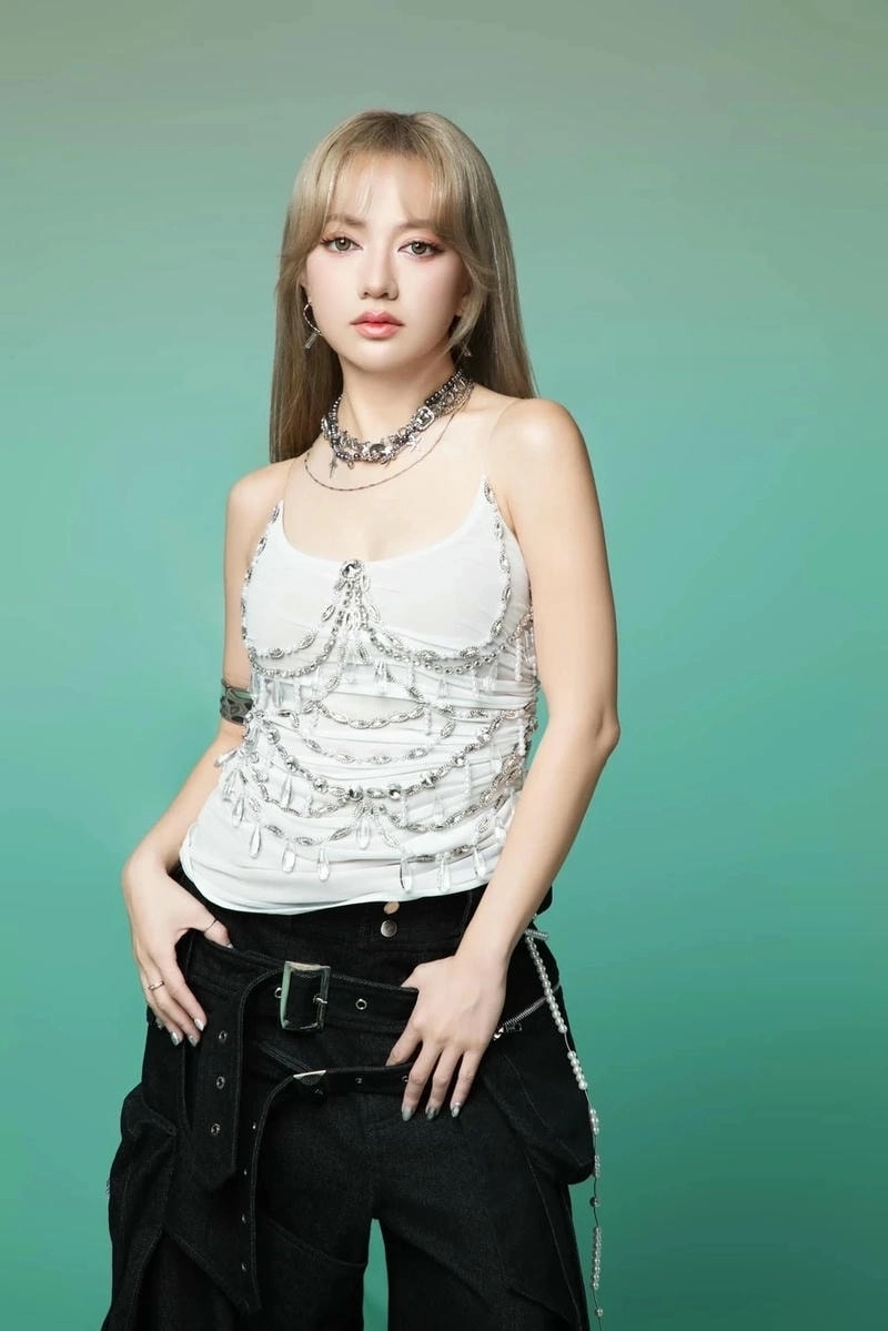 Ngắm nhìn Xuân Nghi hồi bé dễ thương