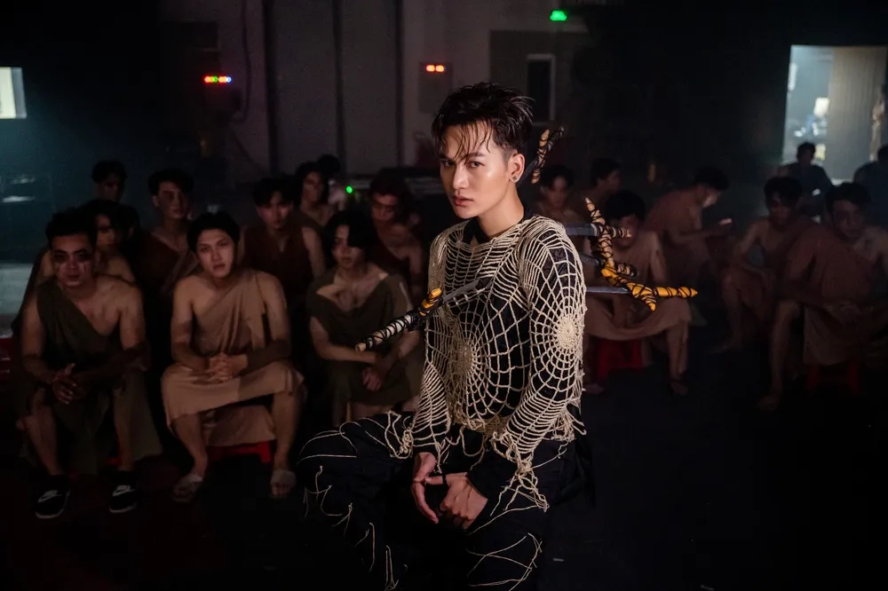 Bản hit gây sốt Ali Hoàng Dương cha già rồi đúng không