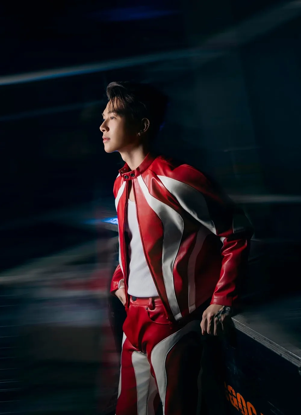 Gây bùng nổ mạng xã hội Ca sĩ Anh Tú Atus