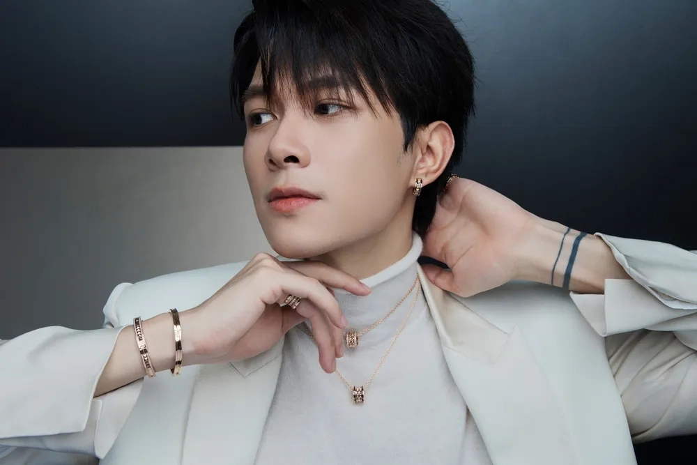 Mãn nhãn với Anh Tú Atus MV mới ra mắt