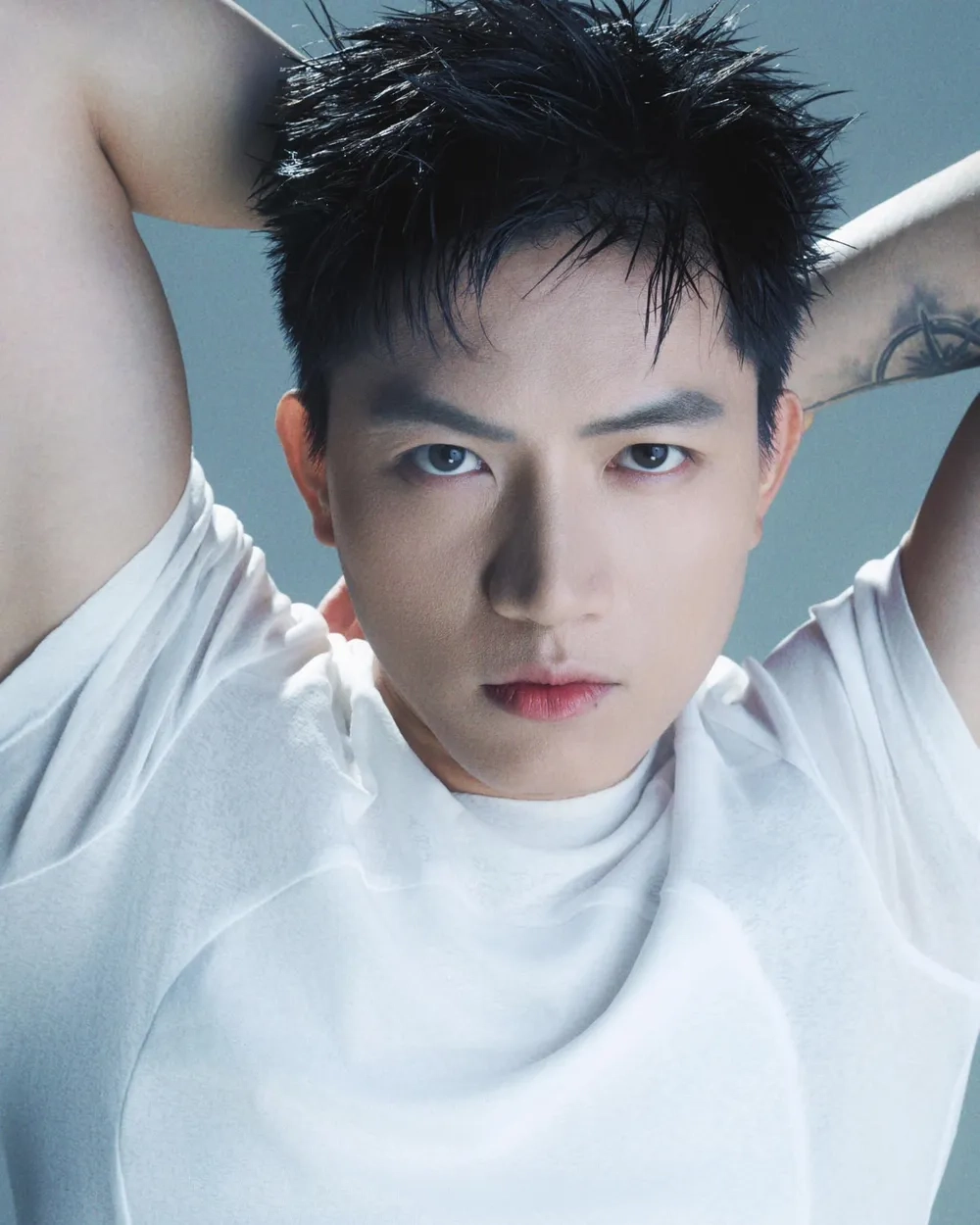 Cộng đồng mạng thích thú với ảnh Anh Tú Voi mới nhất