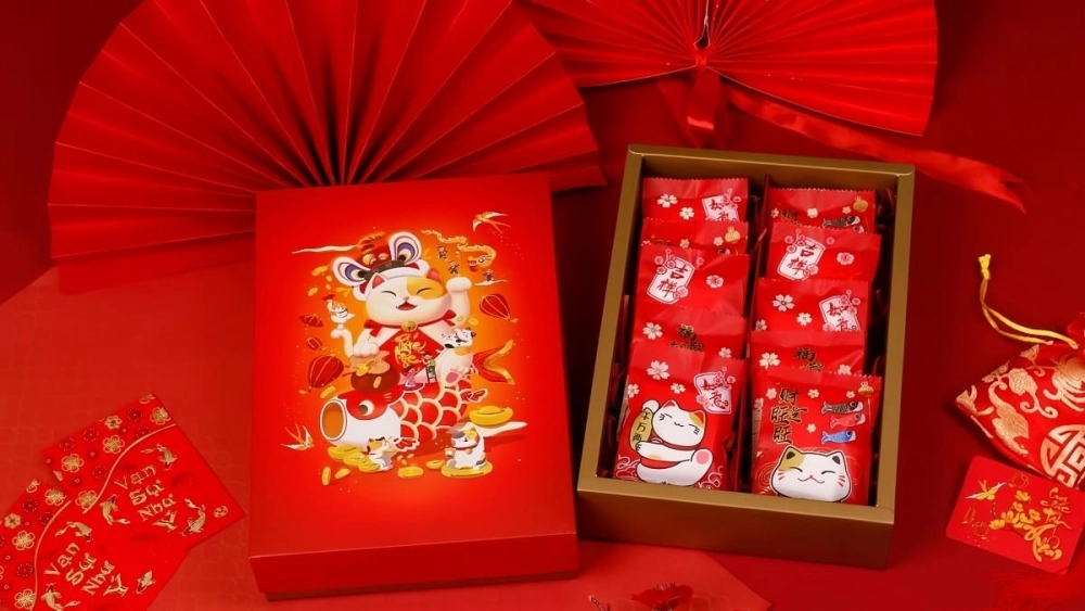 Background hình nền đỏ tạo chiều sâu cho thiết kế