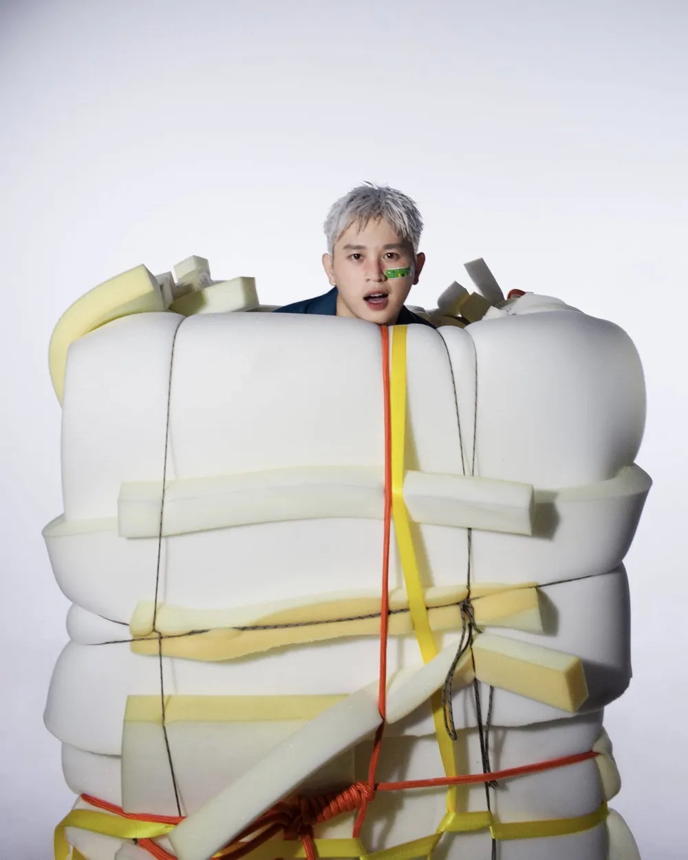 Dính thị phi vì Bray 3 que