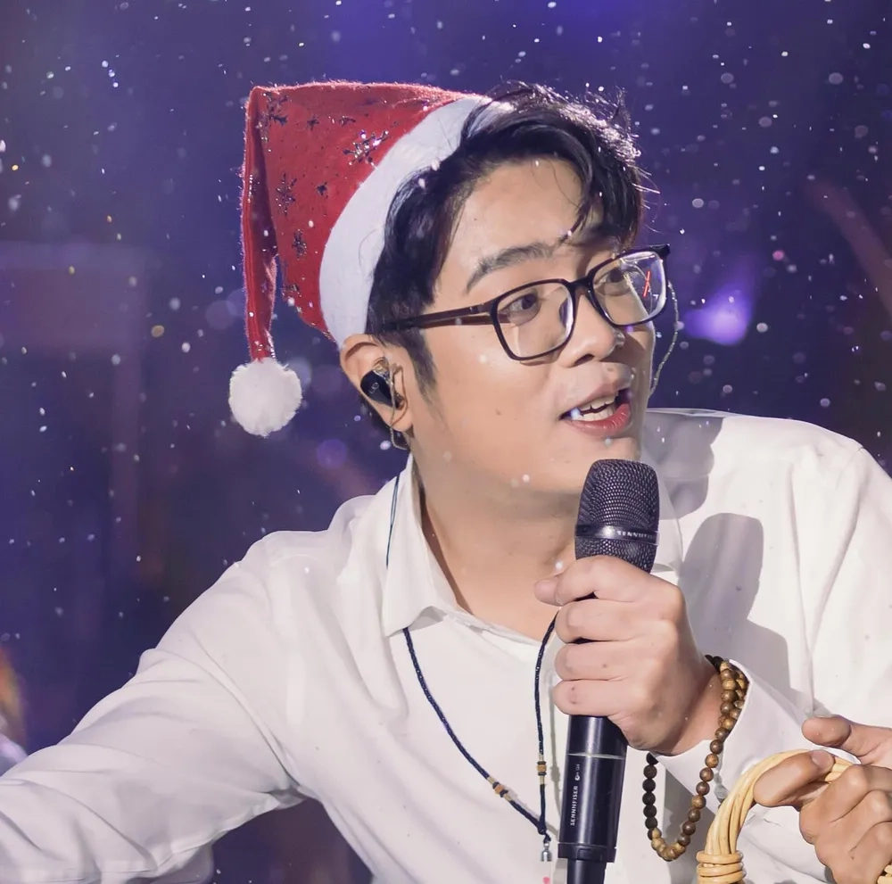 Nỗi cô đơn qua lời bài hát Bùi Anh Tuấn phố không mùa