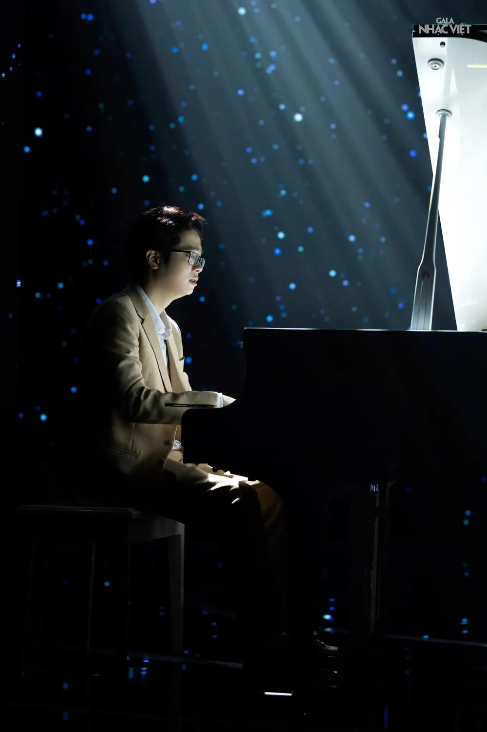 Giai điệu buồn qua nơi tình yêu bắt đầu lyrics Bùi Anh Tuấn