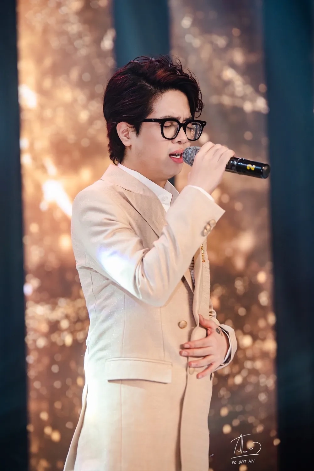 Cảm xúc vỡ òa với lời bài hát Bùi Anh Tuấn chia tay