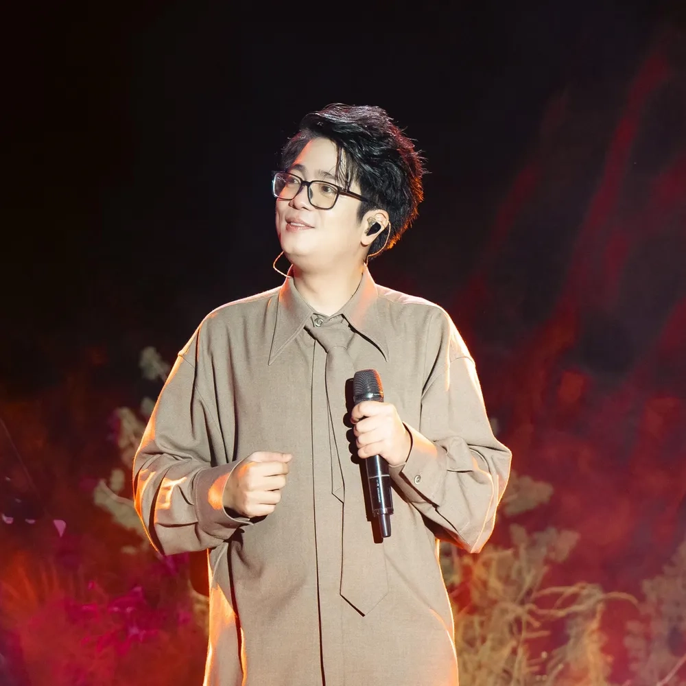 Sự cố mất giọng của Bùi Anh Tuấn mất giọng khiến fan lo lắng