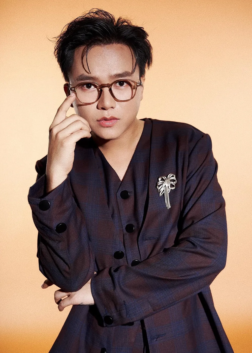 Tìm hiểu ngay Bùi Công Nam chiều cao chuẩn idol