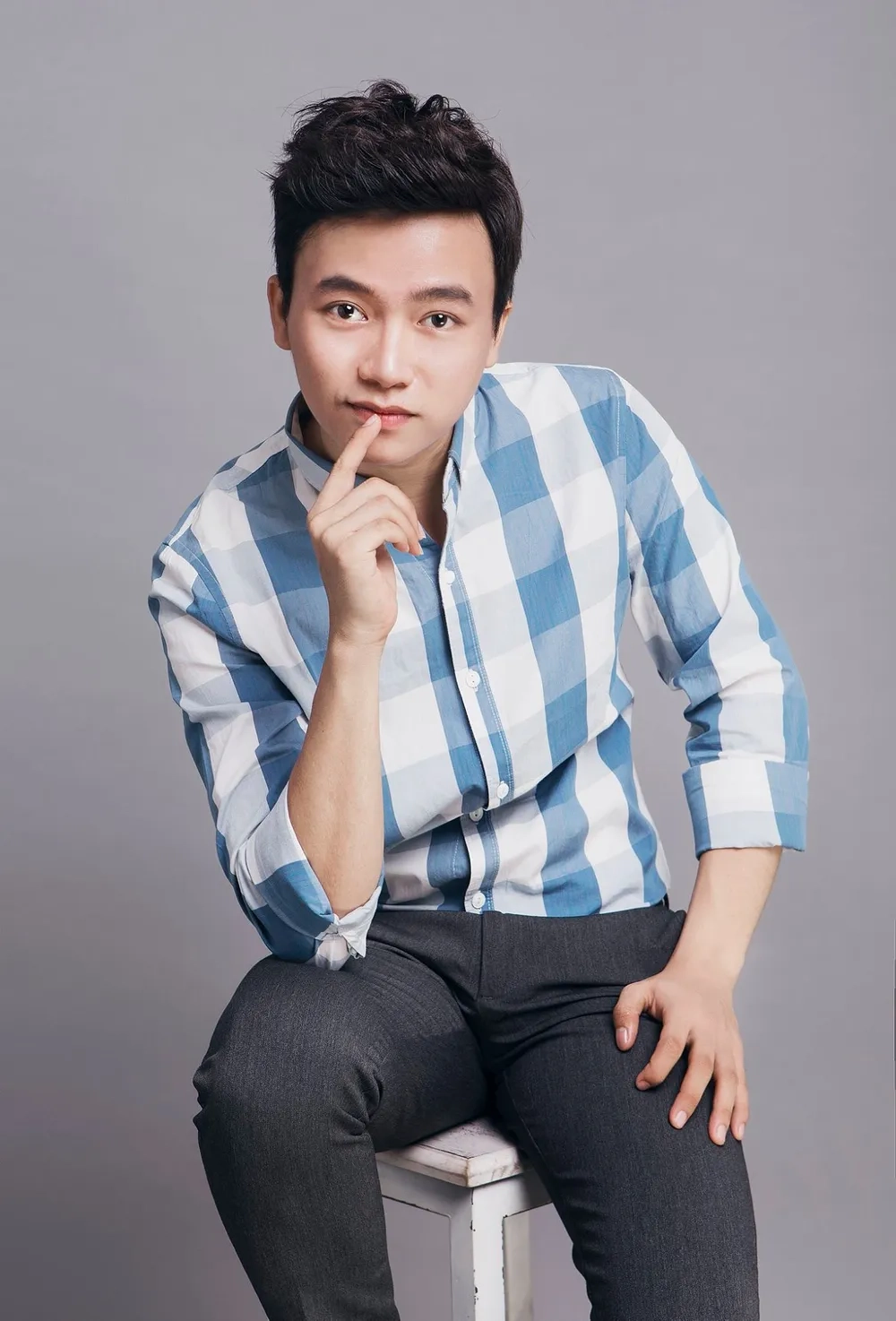 Lắng nghe lời ca trong Bùi Công Nam Dấu chân đầu tiên