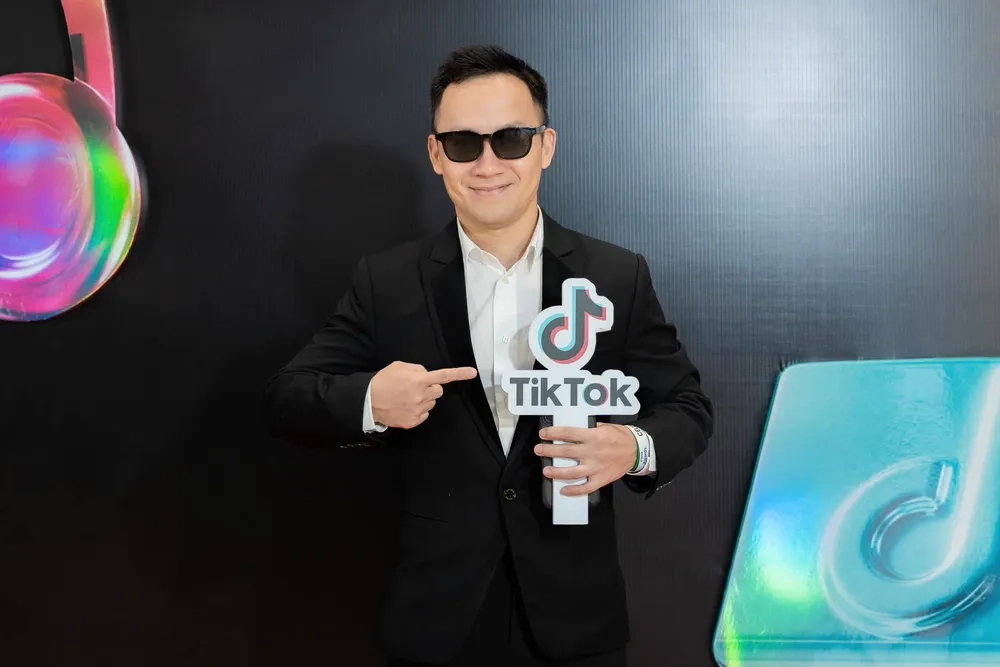 Lắng nghe giai điệu từ Đinh Tiến Đạt rap