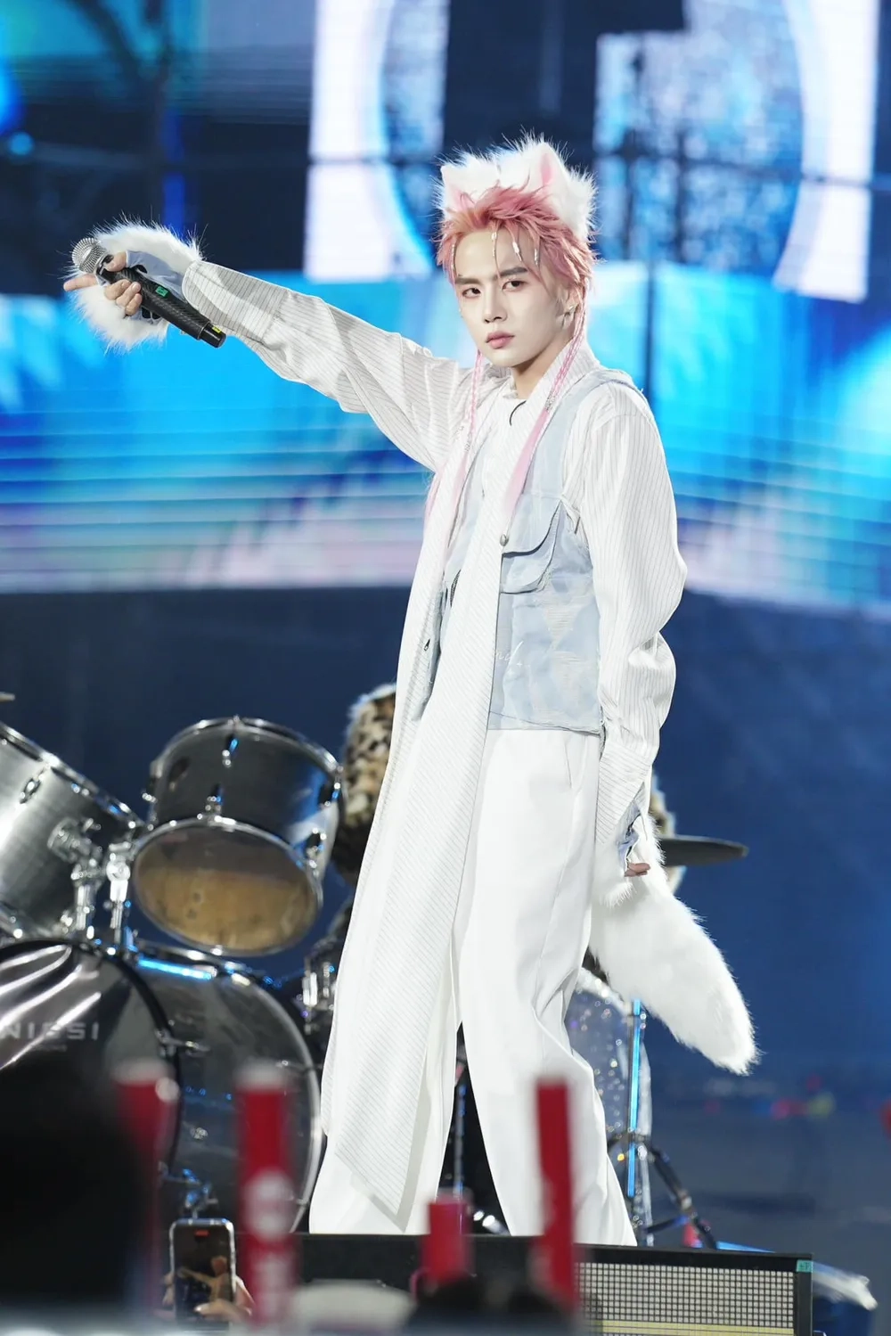 Netizen tò mò ca sĩ Duy Khánh bao nhiêu tuổi