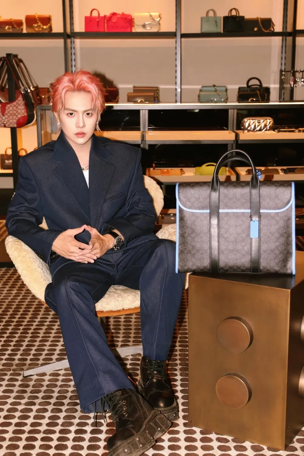 Không thể quên giọng ca Duy Khánh vang vọng nhạc vàng