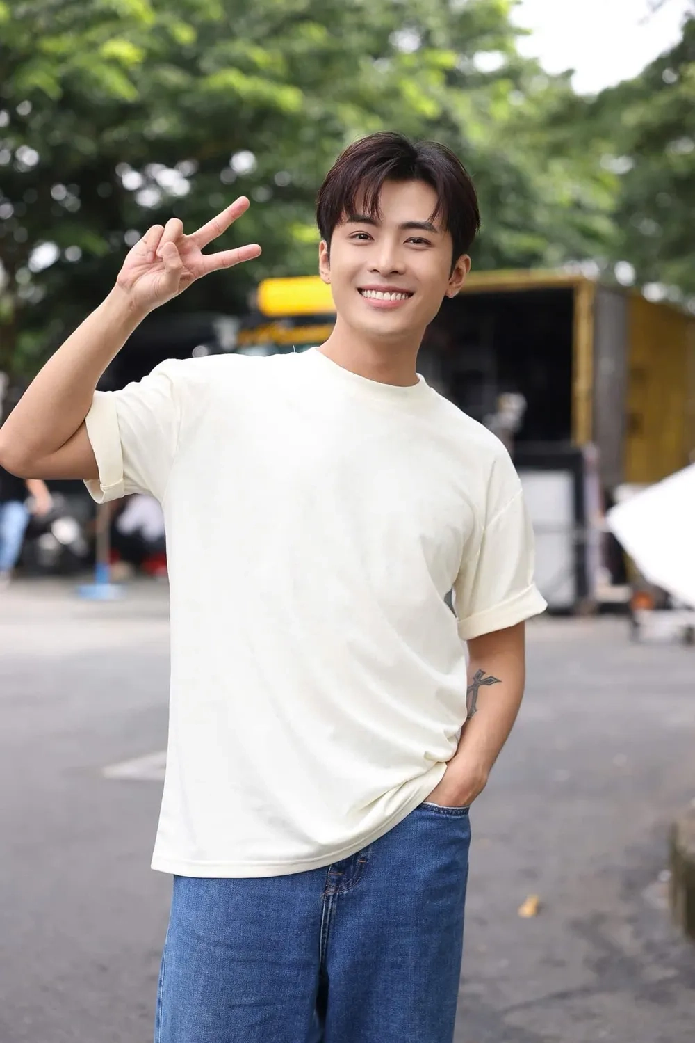 Không ai ngờ chiều cao Gin Tuấn Kiệt