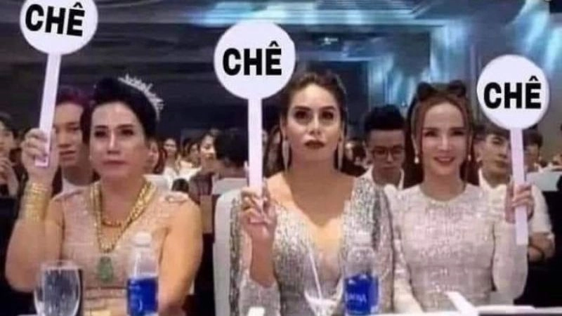 Meme bựa bá đạo khiến dân mạng khóc thét