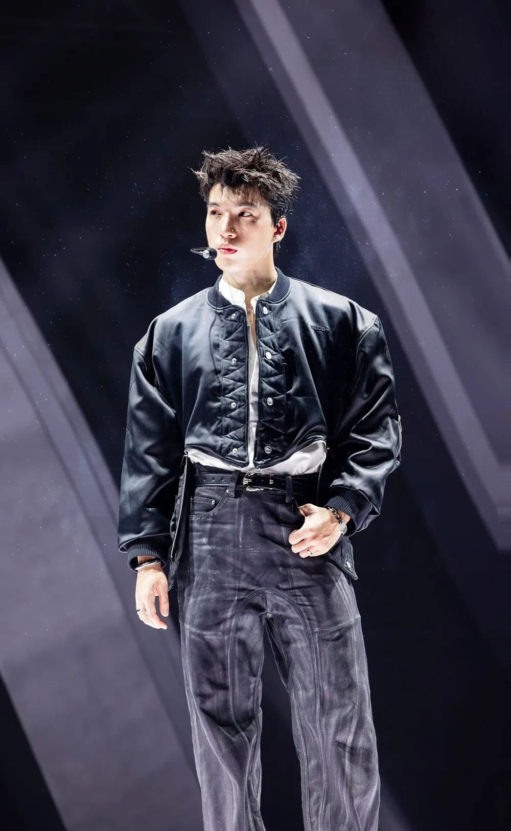 Không ngờ Hieuthuhai chiều cao lại lý tưởng đến vậy