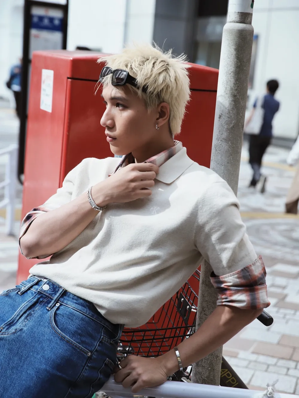 Lộ diện cơ bụng 6 múi qua ảnh Hieuthuhai 6 múi