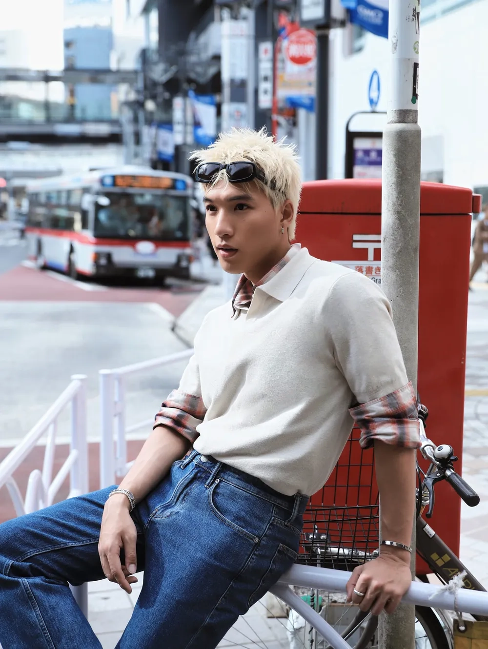 Fan phát sốt vì ảnh Hieuthuhai trong anh trai say hi