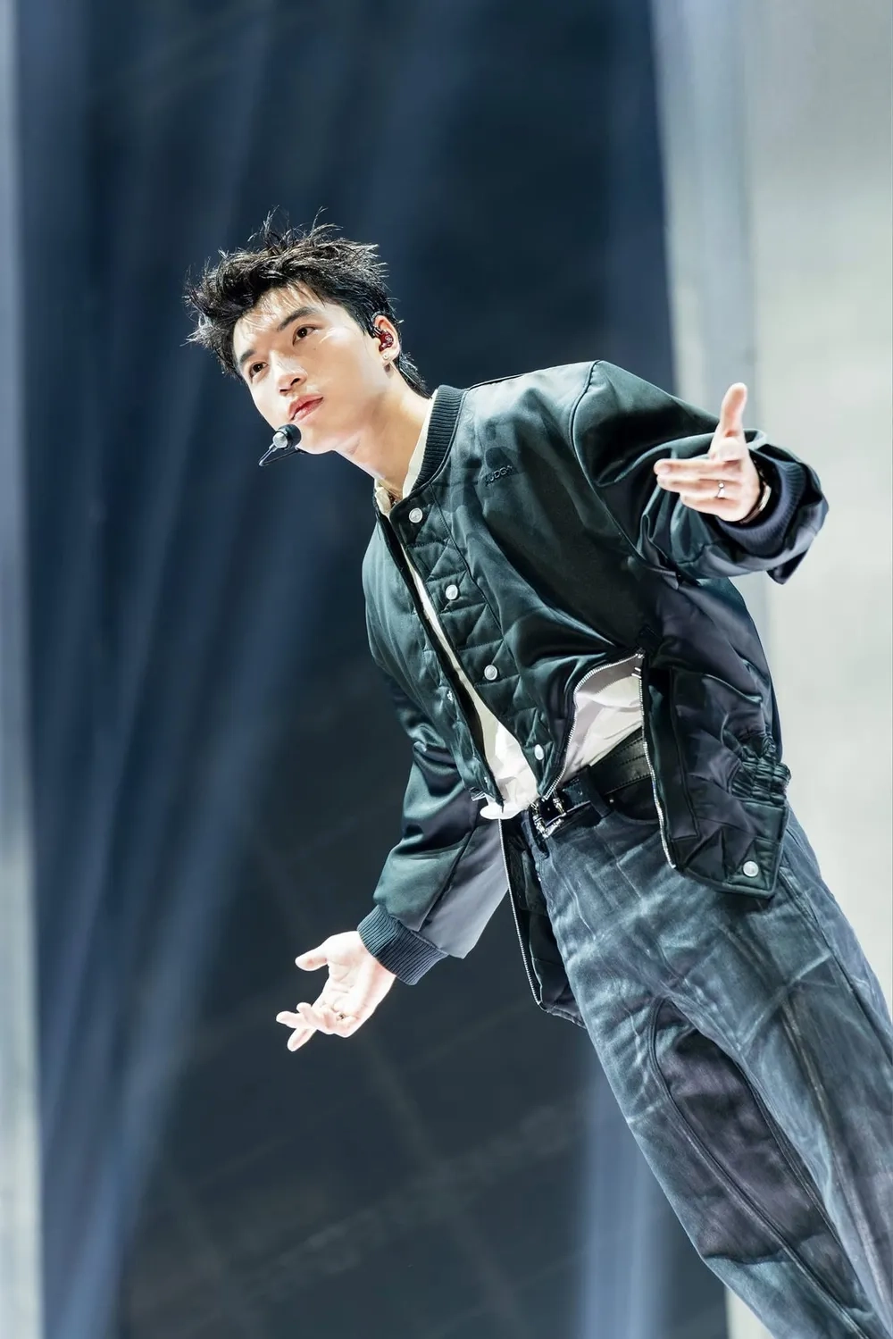 Cực cháy với ảnh Hieuthuhai concert anh trai say hi