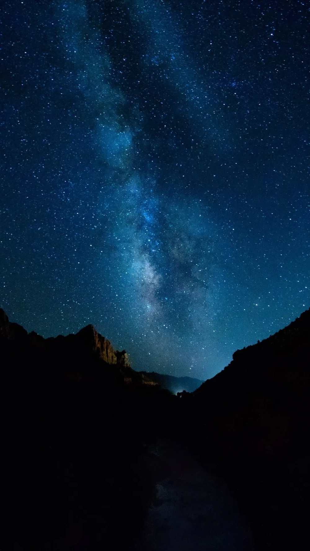 Không gian yên bình trong ảnh nền bầu trời đêm