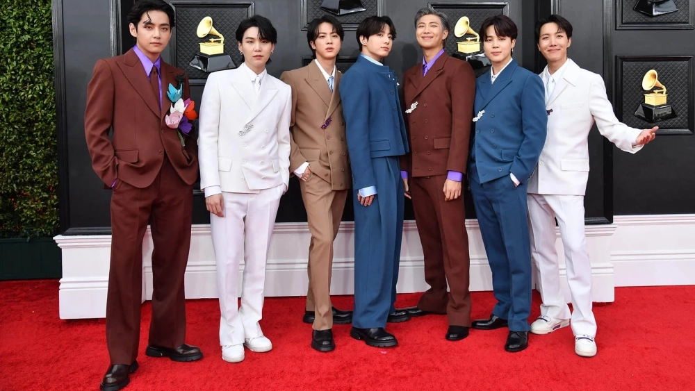 Fan BTS không thể bỏ qua bộ hình nền máy tính bts chất lượng cao