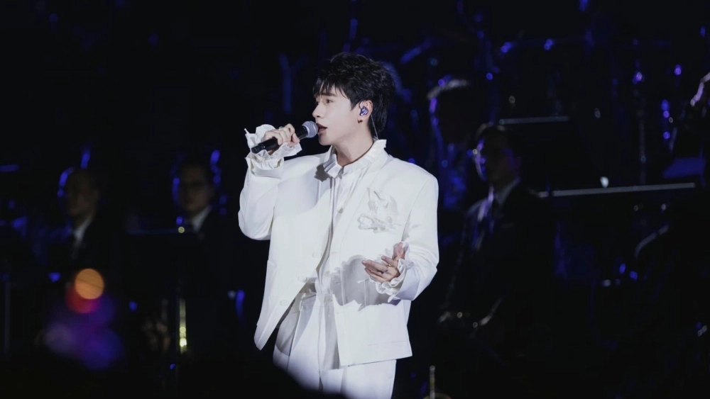 Đổi gió desktop cùng hình nền Quang Hùng MasterD cho máy tính