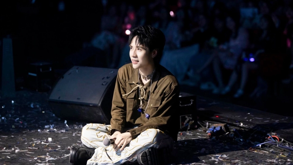 Siêu nét và đẹp trai với hình nền máy tính Quang Hùng MasterD 4K