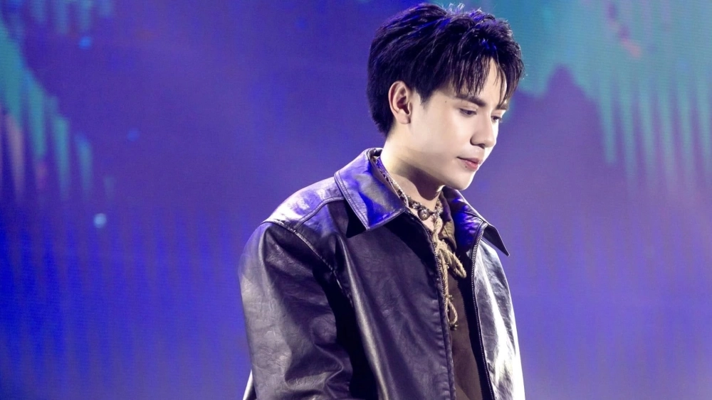 Ngắm trai đẹp mỗi ngày với ảnh Quang Hùng MasterD làm hình nền máy tính