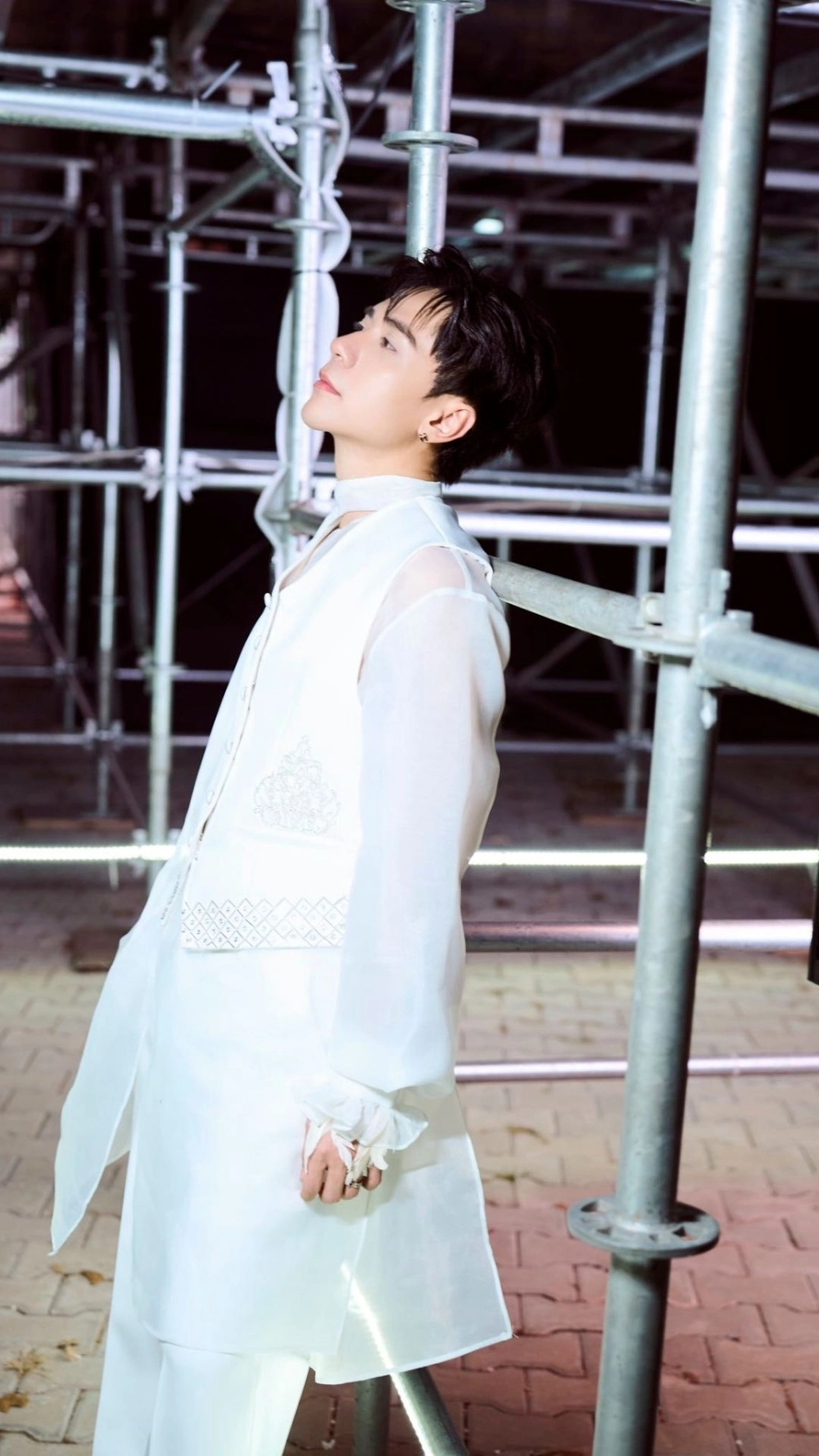 Ai mê trai đẹp đừng bỏ lỡ hình nền điện thoại hình Quang Hùng MasterD