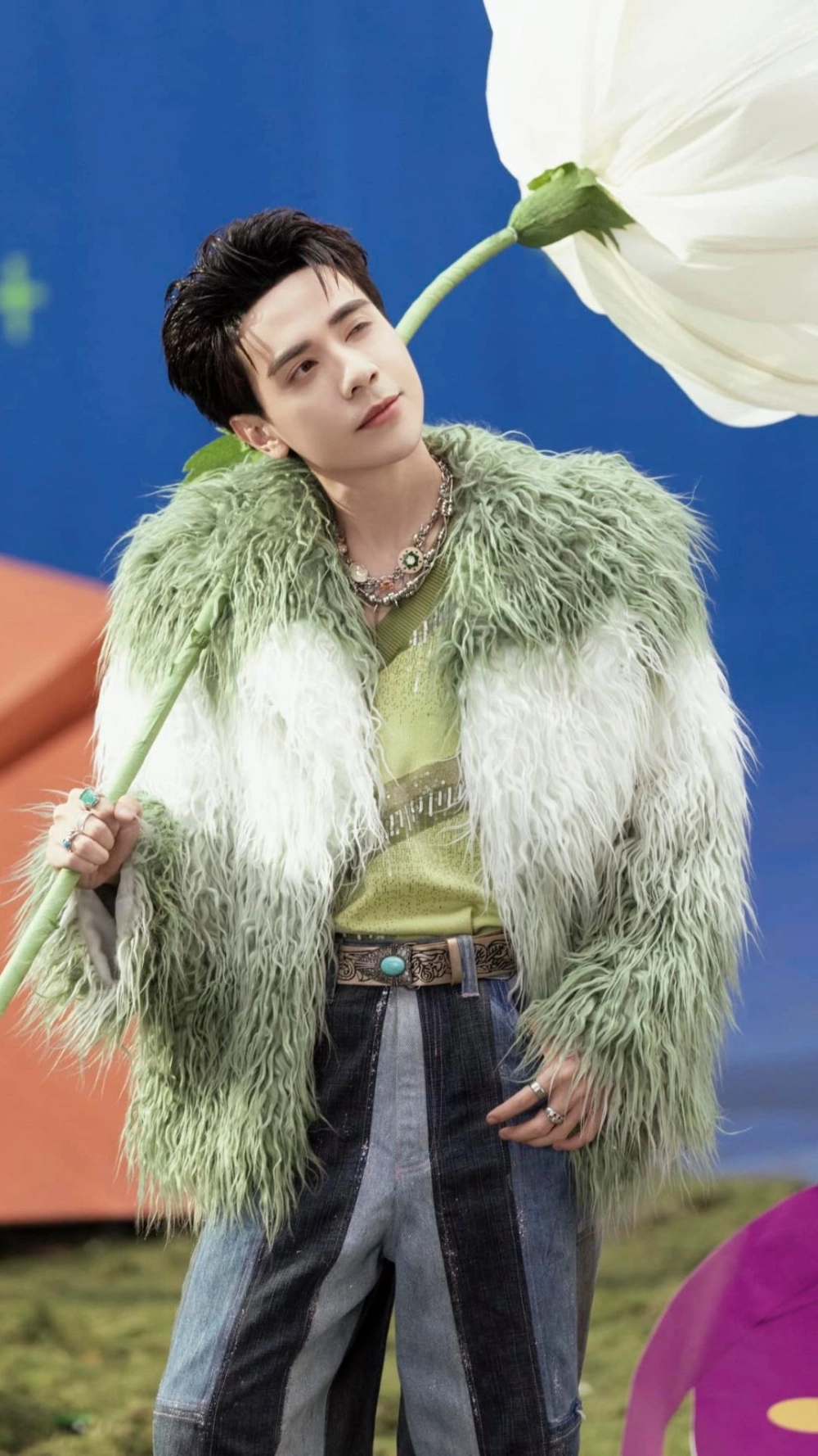 Cười xỉu vì hình nền Quang Hùng MasterD dễ thương