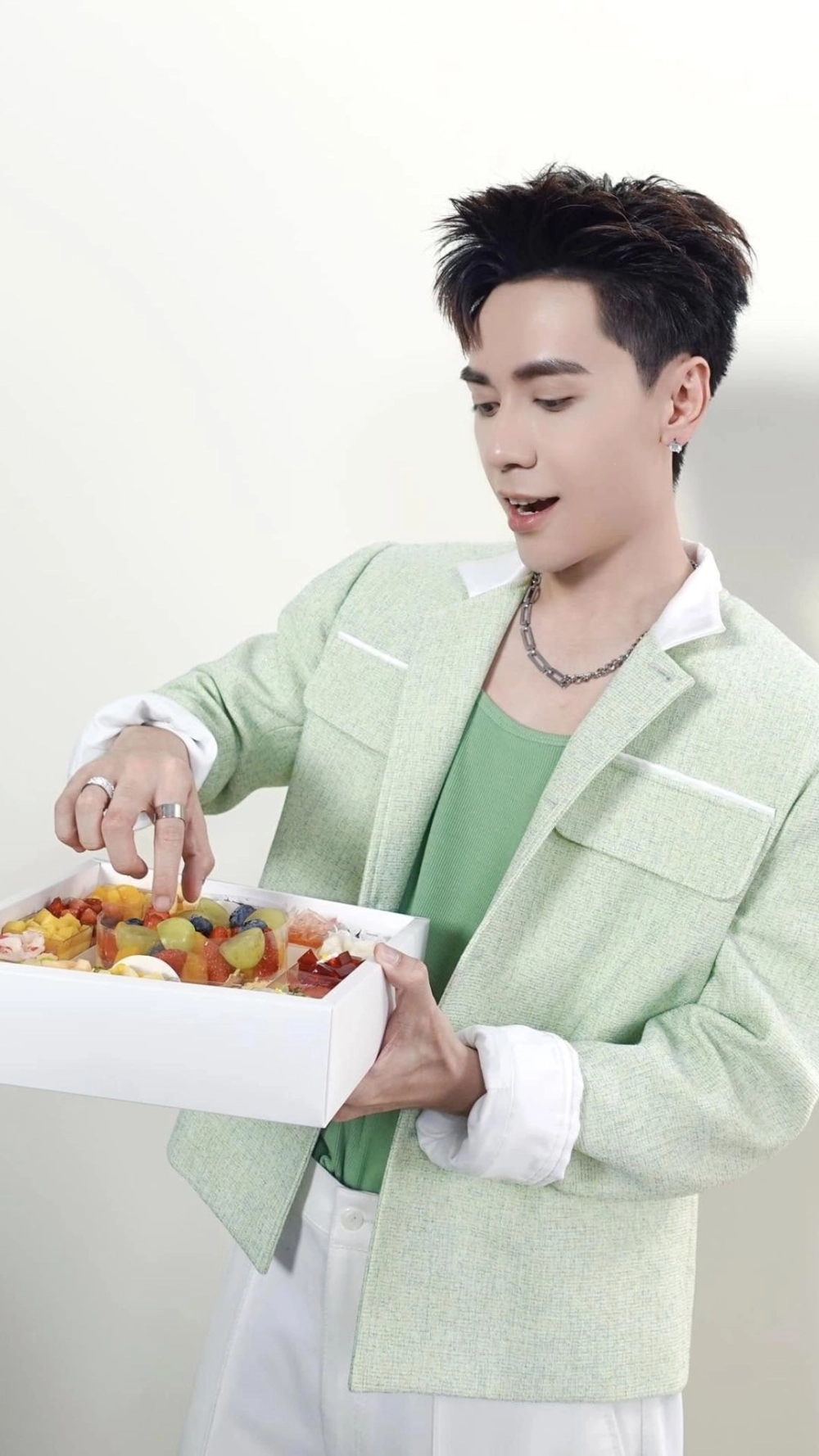 Bùng nổ visual cùng hình ảnh Quang Hùng MasterD