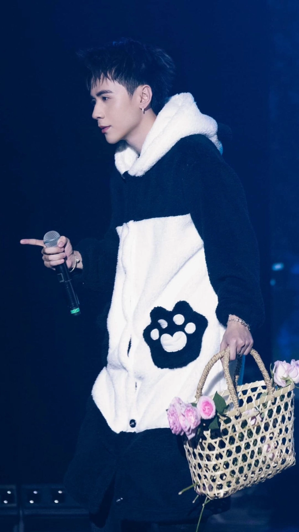 Cute phát khóc với ảnh Quang Hùng MasterD gấu trúc