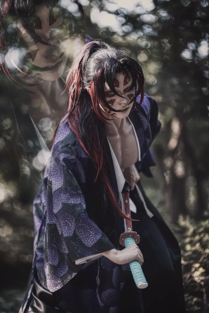 Biến hóa hoàn hảo cùng Kokushibou cosplay