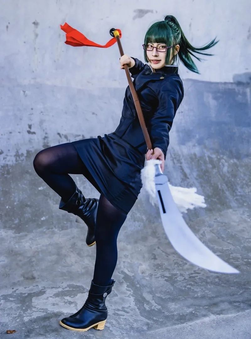 Đẹp rụng rời với màn hóa thân Cosplay Maki