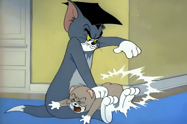 Meme đấm bạn được dùng khi bạn quá cà khịa