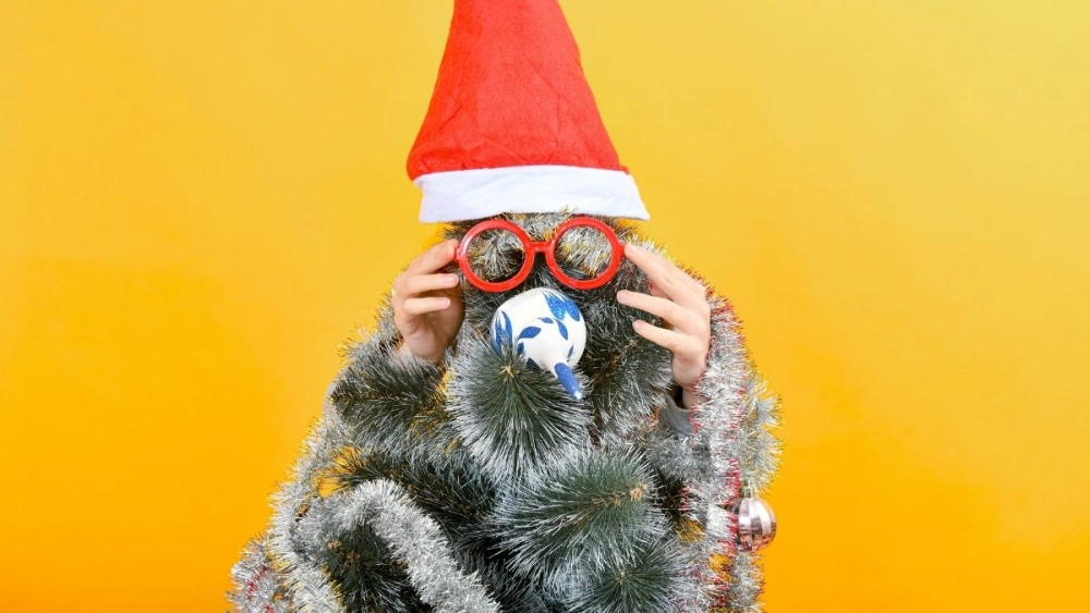 Ông già Noel meme ngầu như bước từ truyện
