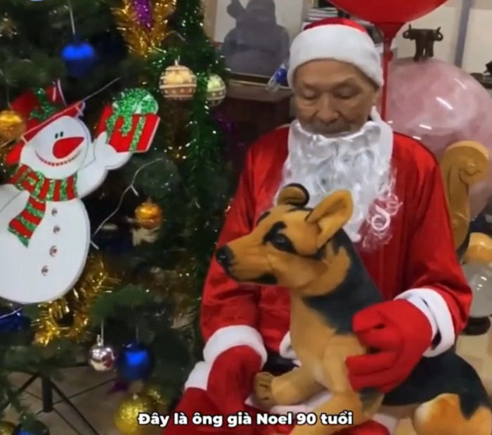 Ảnh meme Noel vô tri siêu hot mạng xã hội