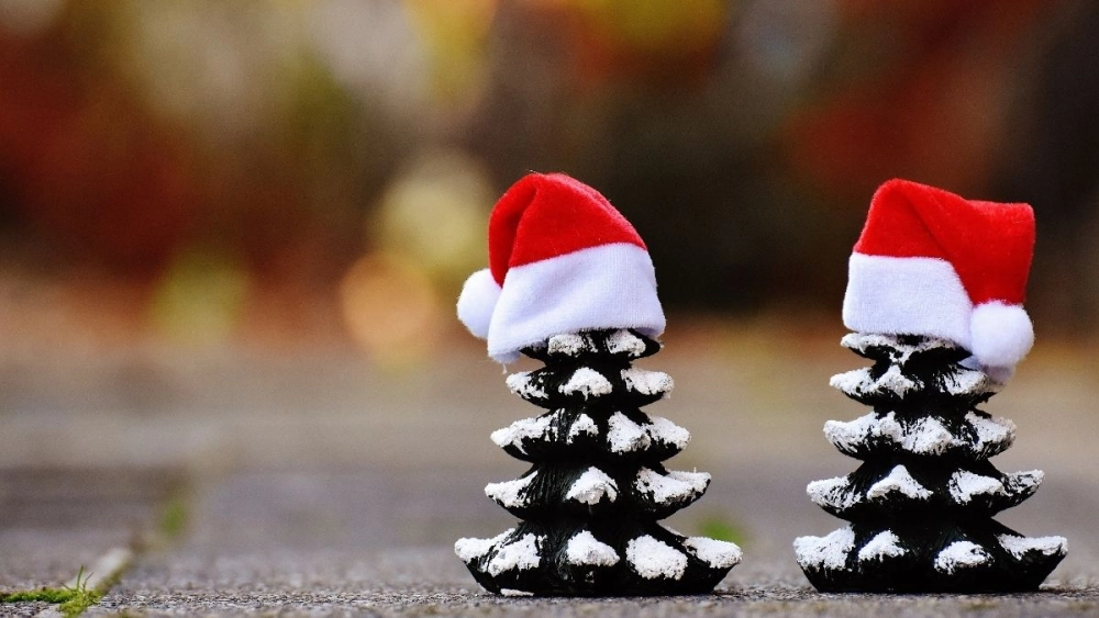 Meme ông già Noel phát quà cực kỳ bựa