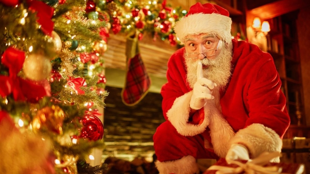 Ông già Noel meme ngầu như bước từ truyện