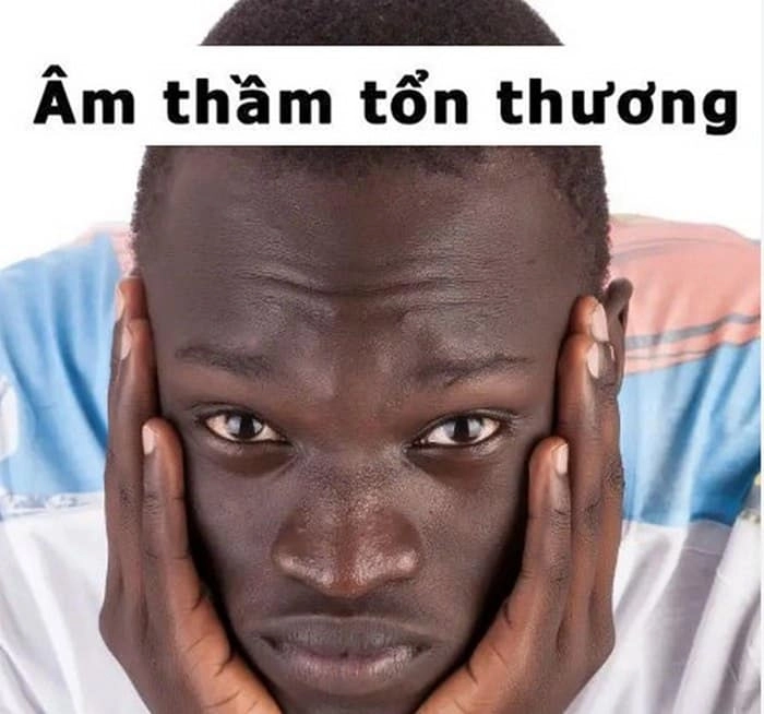 Meme anh da đen ôm đầu cạn lời không thể nói