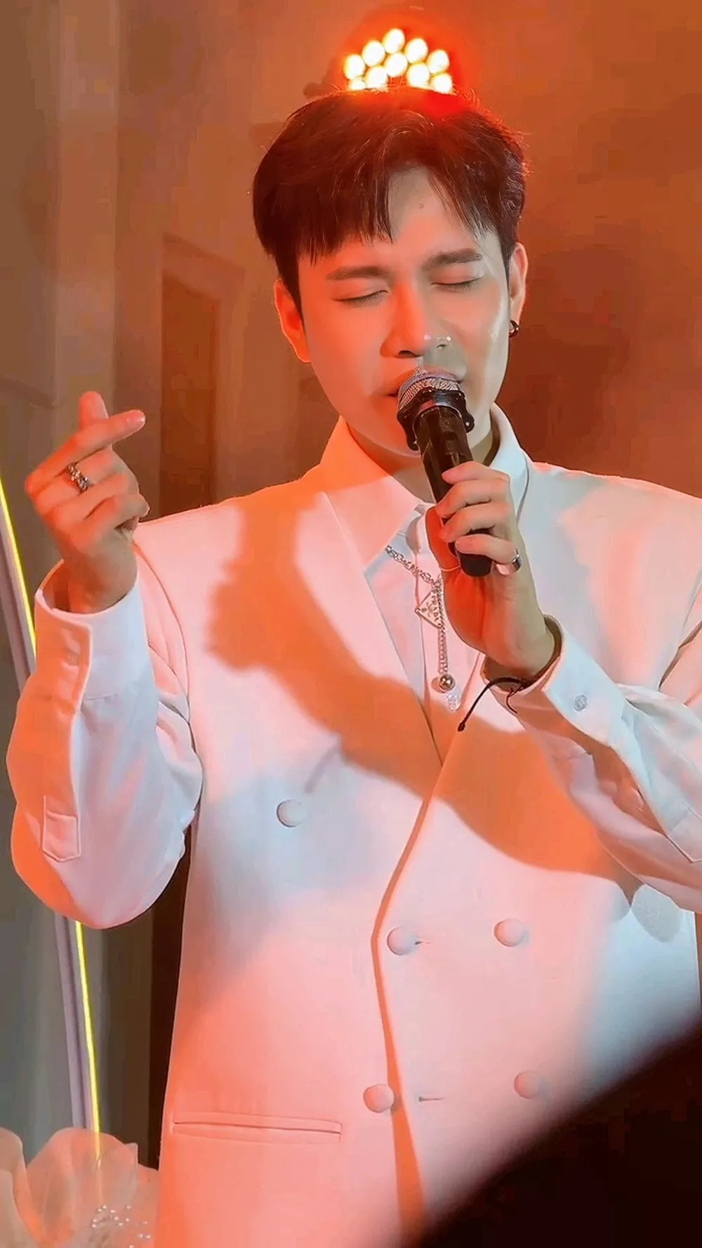 Đồng cảm với lớn rồi còn khóc nhè Phạm Anh Duy