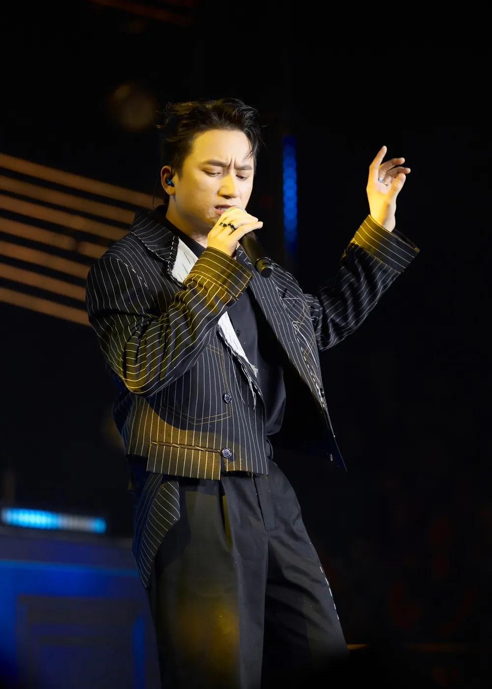 Lắng nghe ca khúc ý nghĩa lời bài hát Phan Mạnh Quỳnh hồi ức