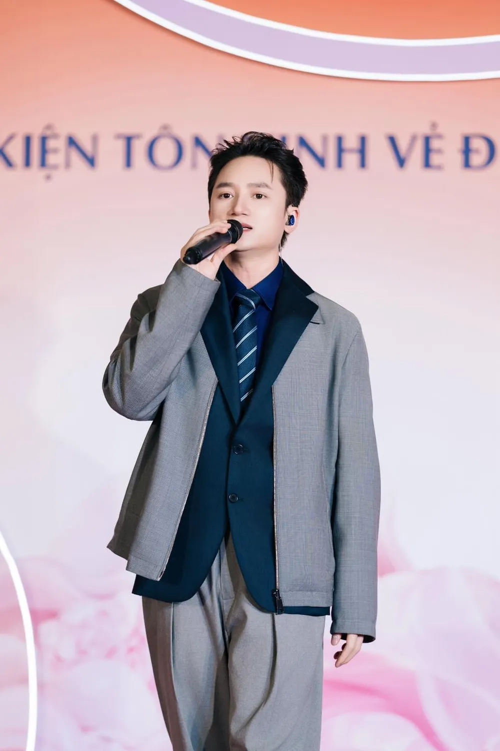 Câu chuyện tình yêu trong ca khúc người yêu cũ Phan Mạnh Quỳnh