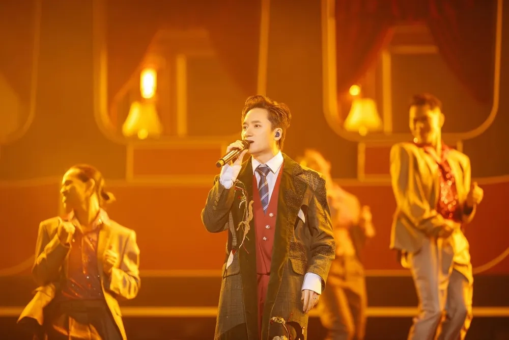 Thưởng thức bản hit bất hủ bài hát Phan Mạnh Quỳnh