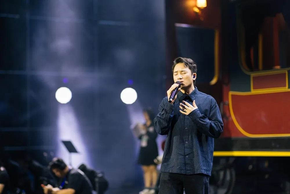 Ca khúc mới toanh vừa ra mắt từ Phan Mạnh Quỳnh mới nhất